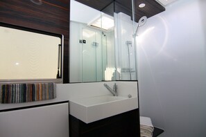 Mobile Home | Bathroom | Towels - Wohnwagen auf Gnitz am Achterwasser (Luetow)