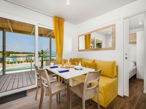 Mobile Home | Dining - Mobile Home in Omisalj by Pusca Bay Beach (Omisalj)