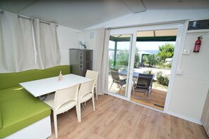 Mobile Home | Living room - Mobile Home in Cres Near Pebble Beach (Cres)