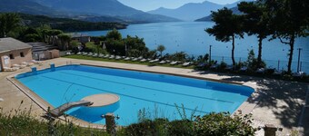 Apartment on Lake Serre-poncon With Pool