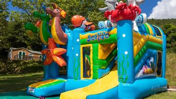 Asuntovaunu | Lasten alue