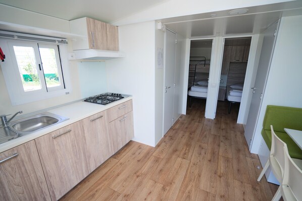 Mobile Home | Private kitchen - Mobile Home in Cres Near Pebble Beach (Cres)