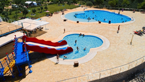 Mobile Home | Pool | Outdoor pool - Mobile Home in Cres Near Pebble Beach (Cres)