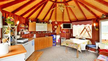 Mobile Home | Private kitchen
