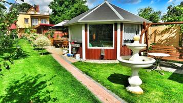 Mobile Home | Garden