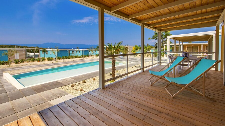 Mobile Home Omisalj With Seaview at Beach