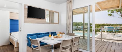 Mobile Home | Living room