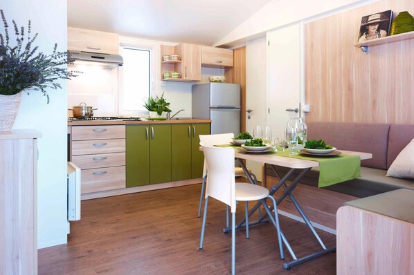 Mobile Home | Private kitchen