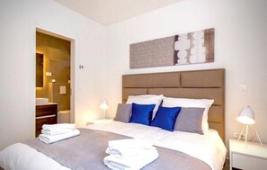 4 chambres, fer et planche à repasser, Wi-Fi gratuit, draps fournis