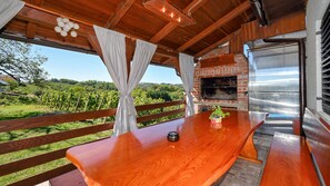 Outdoor dining - Villa Vinea by Villas Guide (Novakovec)
