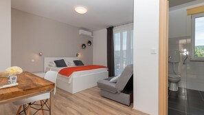 7 habitaciones, tabla de planchar con plancha y wifi gratis 