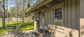 Alpine Nest Chalet - Nordic Skiing | Community Hot tub, pool & sauna