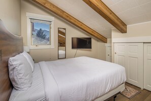 2 slaapkamers, een strijkplank/strijkijzer, gratis wifi, beddengoed