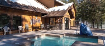 New! Spruce Nest Cabin - Alpine Skiing | Community Pool and Hot Tub