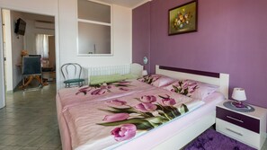1 bedroom, iron/ironing board, free WiFi, bed sheets