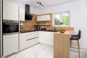Fridge, microwave, oven, stovetop - Villa Pia (Istria - Krmed) (Krmed)