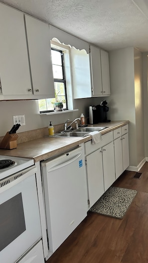 Microwave, stovetop, dishwasher