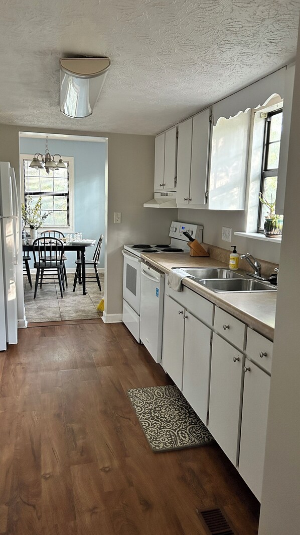 Microwave, stovetop, dishwasher