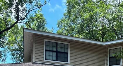 3 bedroom 3 bathroom house in charming Cullman minutes to lake, town, interstate