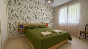 3 chambres, fer et planche à repasser, accès au Wi-Fi (inclus)