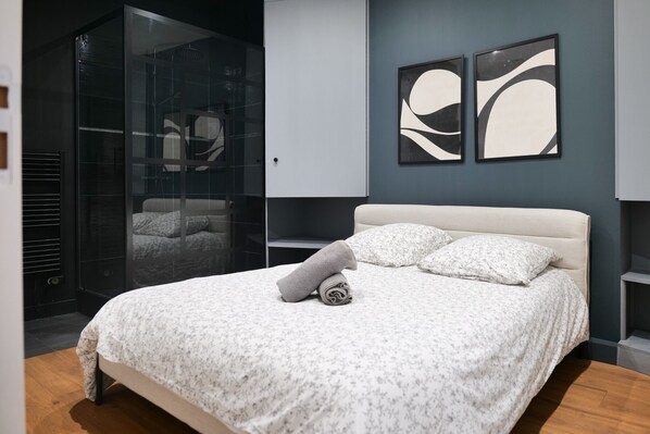 1 bedroom, free WiFi, bed sheets