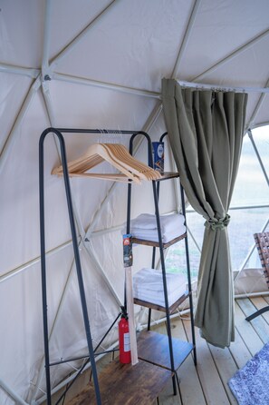 Egyptian cotton sheets, premium bedding, Select Comfort beds, free WiFi