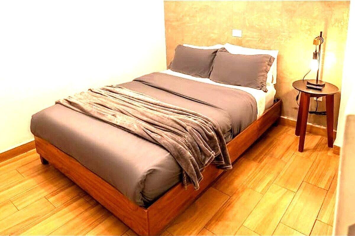 Deluxe Double or Twin Room | In-room safe, desk, iron/ironing board, free WiFi