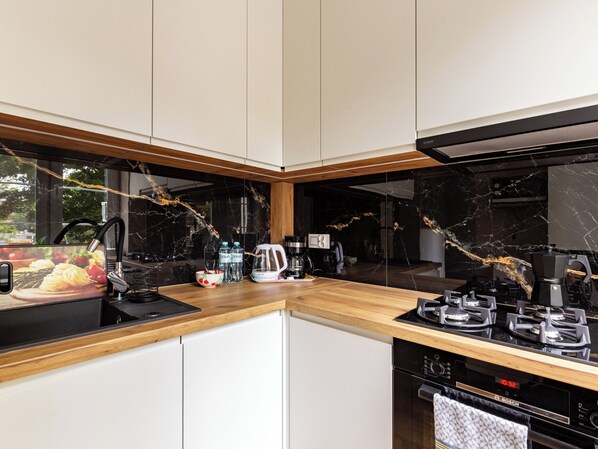 Fridge, microwave, oven, stovetop