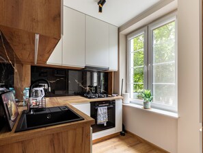 Fridge, microwave, oven, stovetop