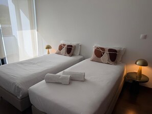 3 bedrooms, desk, iron/ironing board, travel cot - AZORES PICO SALOMÃO T3 - G (Ponta Delgada)