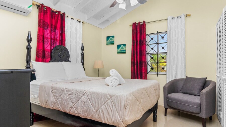 Cozy Cove Villa in Drax Hall