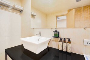 Towels, soap, shampoo, toilet paper - Palette Hotel Nisarga Bhopal (BHOPAL)