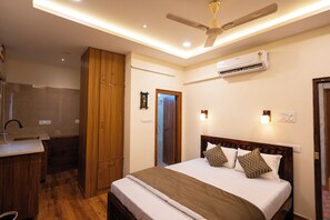 Studio, Kitchenette | Private kitchenette