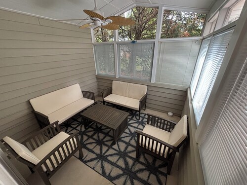 Cozy Townhouse for perfect beach getaway