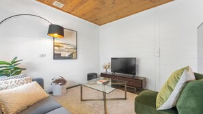 Casa, vista al jardín | Área de sala de estar