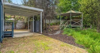 Gray Chalet in Daylesford
