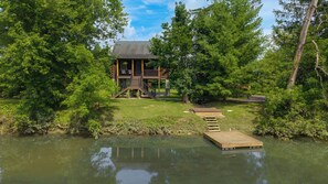 Exterior - Creekside Cabin | Kayaks + Hot Tub (Myerstown)