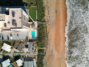Exterior - New Listing! Fully renovated with a sunset view, beachfront property with a heated pool (Ormond Beach)