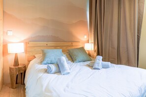 3 bedrooms, iron/ironing board, free WiFi, bed sheets