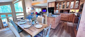 Aspen Hollow Lodge w/ Hot Tub + Fire Pit