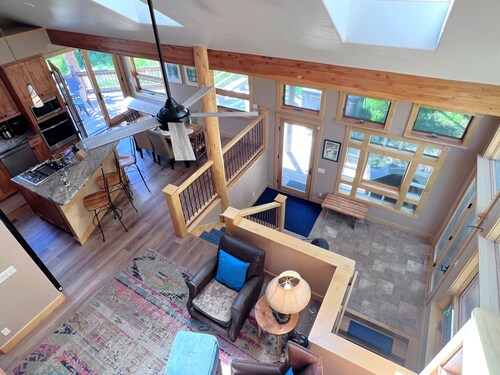 Aspen Hollow Lodge w/ Hot Tub + Fire Pit