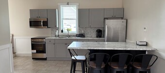 Charming 1-bedroom apartment in lovely Farmington with WiFi, AC