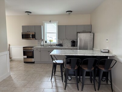 Charming 1-bedroom apartment in lovely Farmington with WiFi, AC