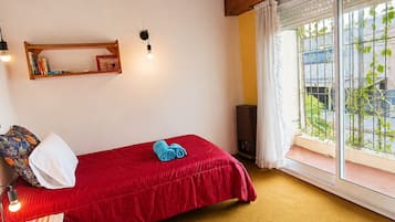 1 habitación, escritorio, tabla de planchar con plancha y wifi gratis