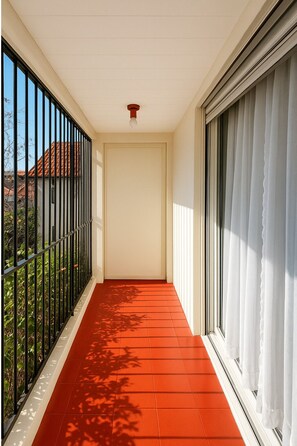 Interior - Private Room in a Shared House with a Balcony and Air Conditioning Near the San Isidro Racetrack (Martínez)