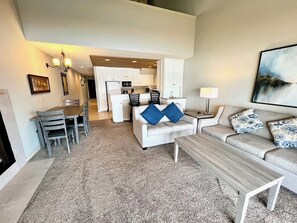 Smart TV, fireplace