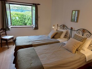 3 bedrooms, iron/ironing board, travel cot, free WiFi