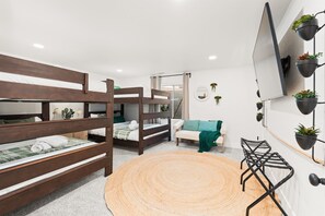 5 Schlafzimmer, Bügeleisen/Bügelbrett, Reisekinderbett, kostenloses WLAN