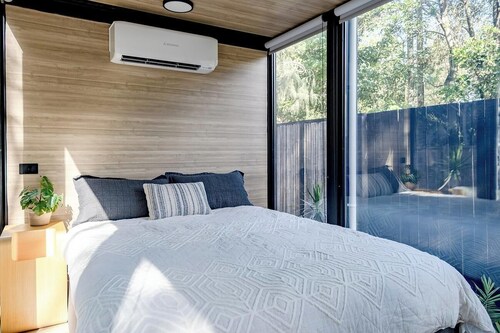 Coastal Bliss: New Brighton Eco Pod (50m Beach)