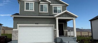 Beautiful Home in Eagle Mountain / 4bedroom, WIFI , AC
